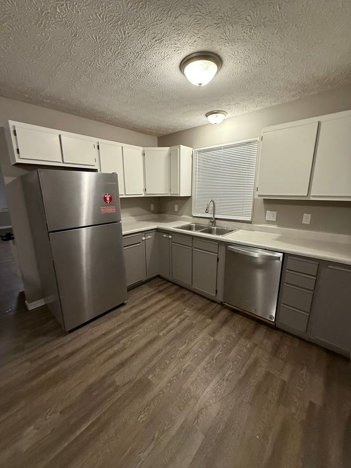 3438 S Burks Ct - Photo 7 of 8