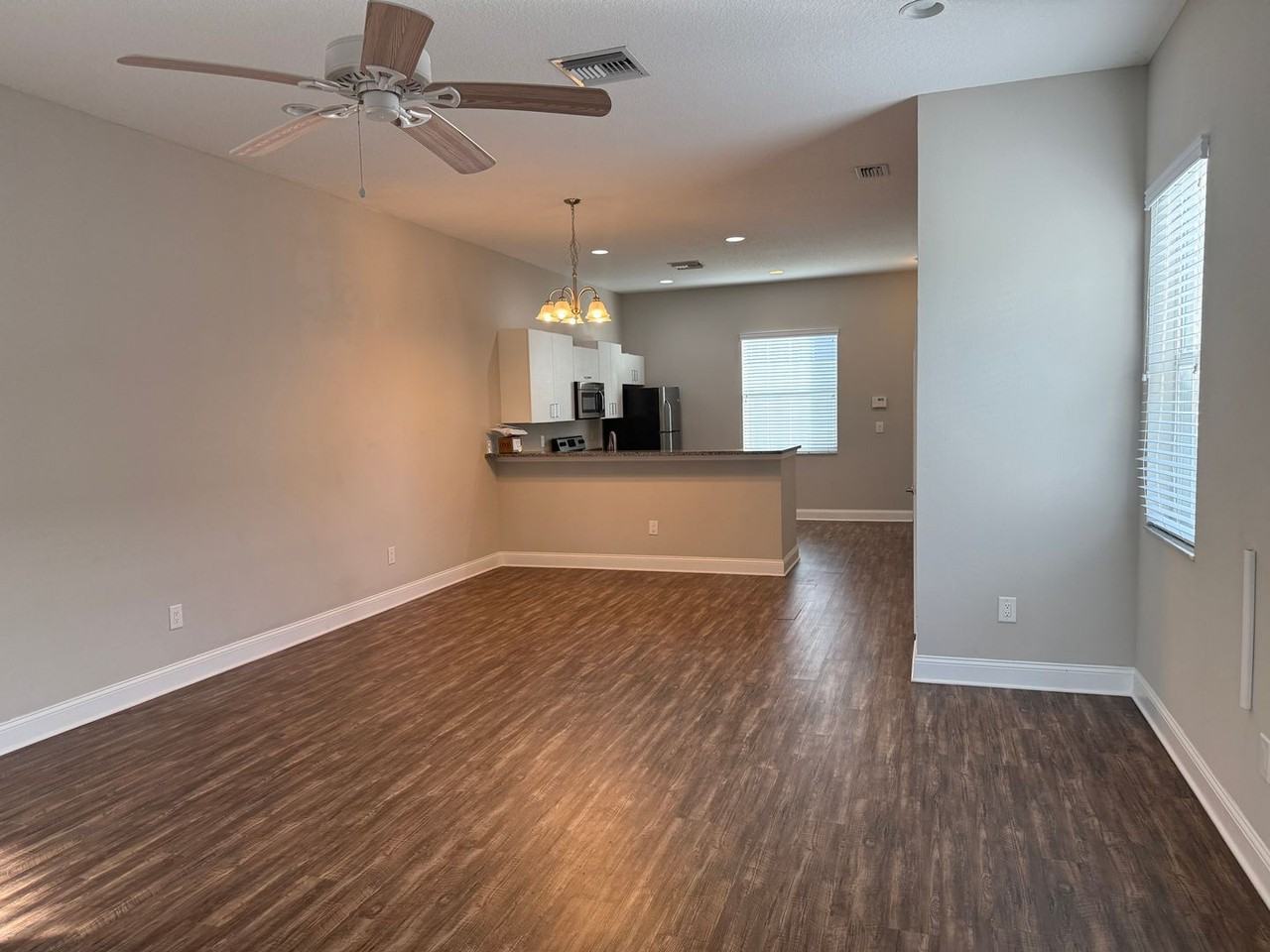 2820 1st Ave S - Photo 4 of 29