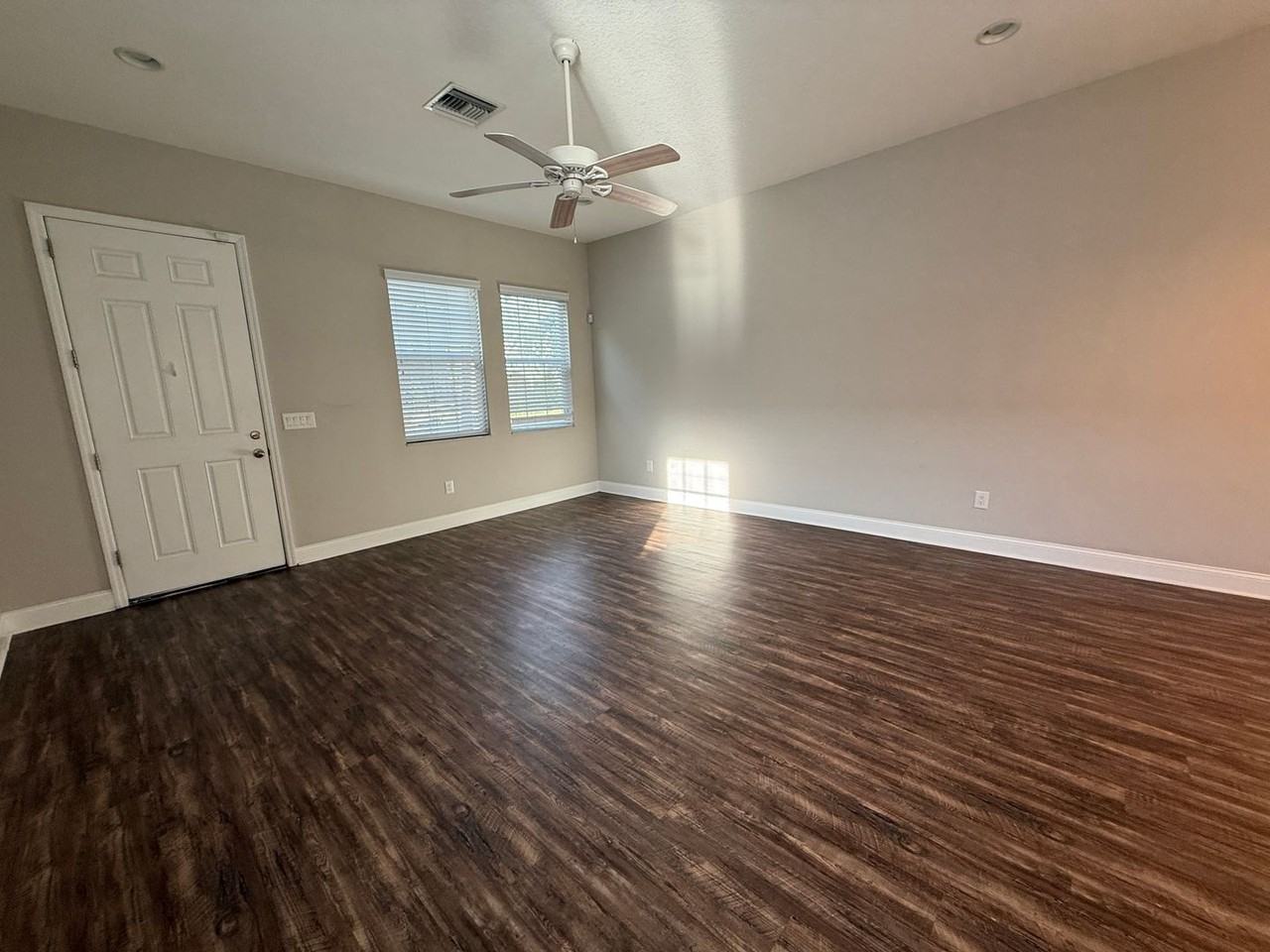 2820 1st Ave S - Photo 5 of 29