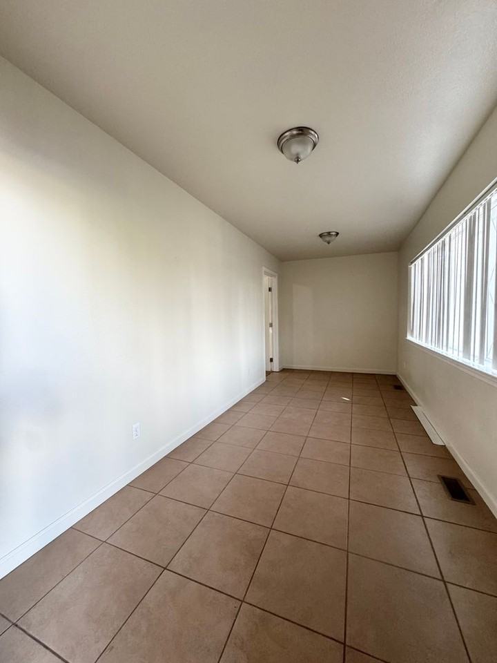 2441 Old Eureka Way #B - Photo 3 of 22