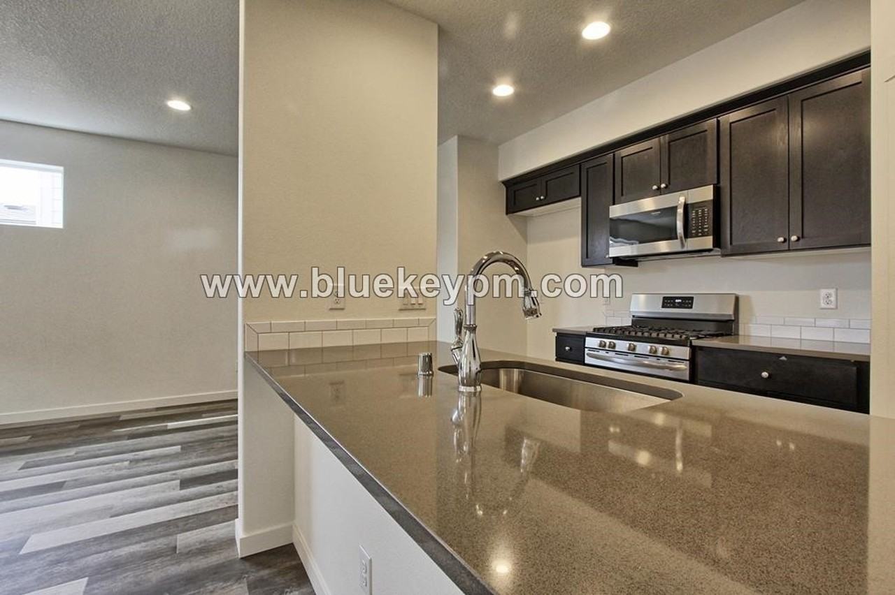 1142 N Fairhope Pl - Photo 5 of 17