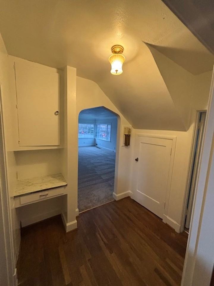 202 N College St - Photo 7 of 13