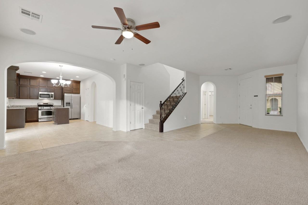 7733 Eagle Rock Peak Ct - Photo 3 of 18