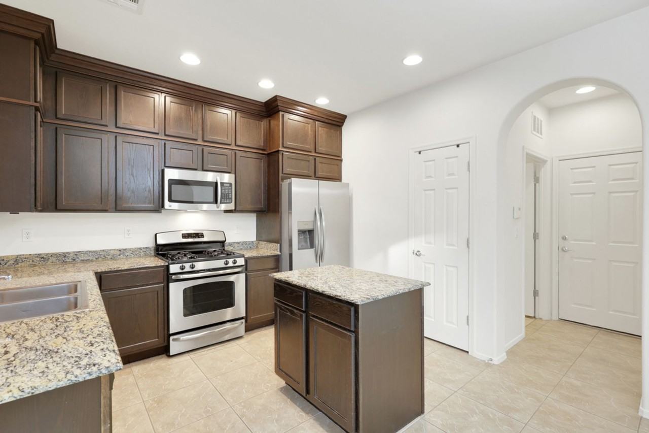 7733 Eagle Rock Peak Ct - Photo 5 of 18