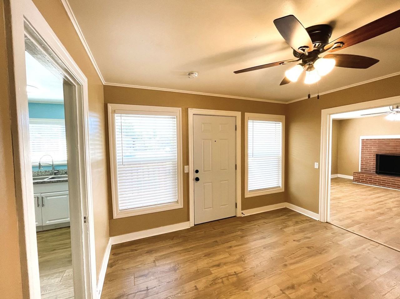 5250 Whispering Creek Dr - Photo 5 of 45