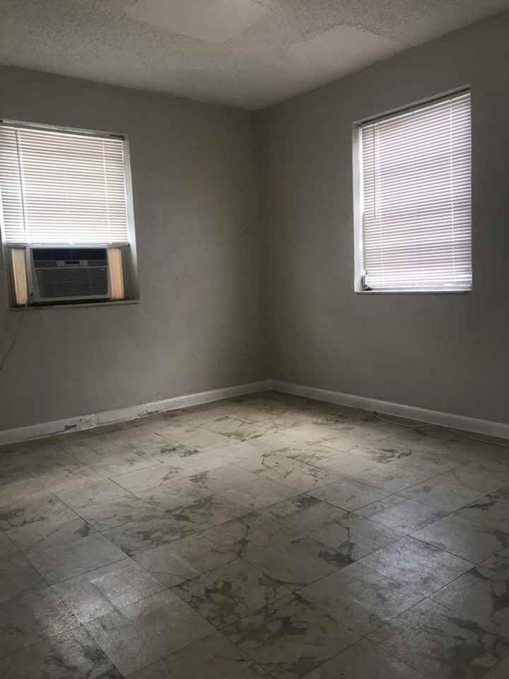 1805 Nw 2nd Ct - Photo 7 of 9