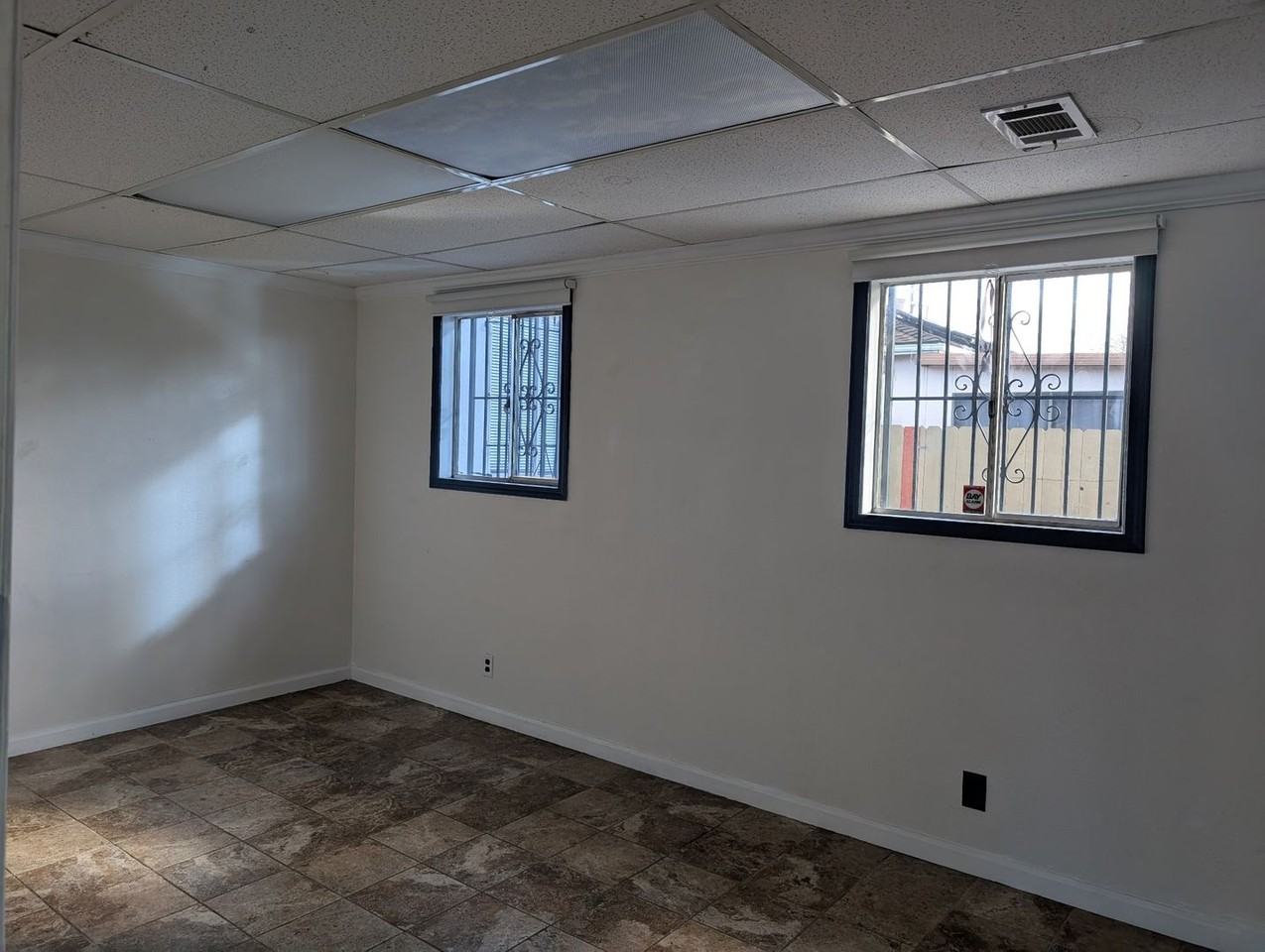 966 W Winton Ave - Photo 6 of 8