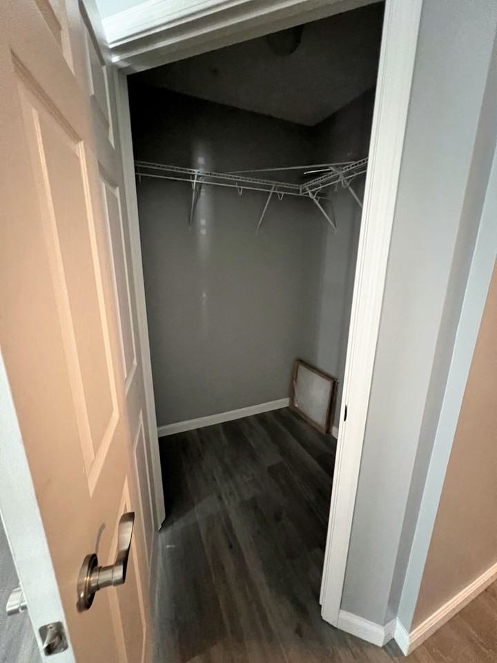 3310 Harbour Pointe Pl #1 - Photo 5 of 33