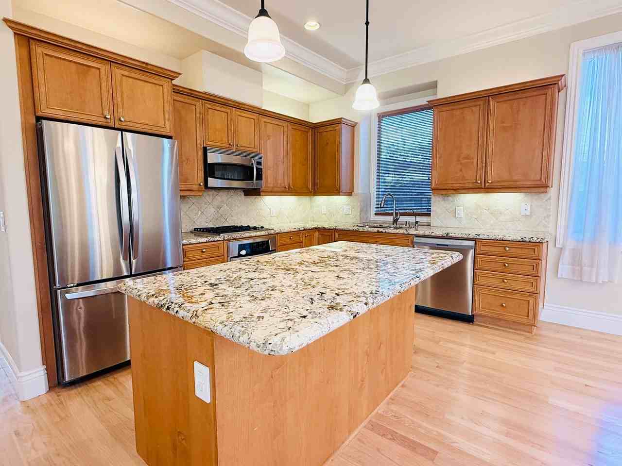 1173 Bonita Ave - Photo 2 of 14