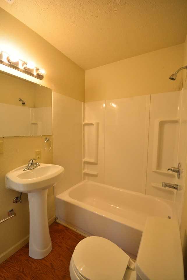 1631 W Florida St - Photo 4 of 5