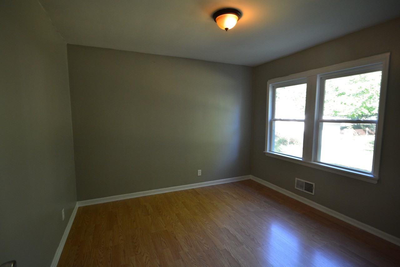 1954 S Fremont Ave - Photo 6 of 11