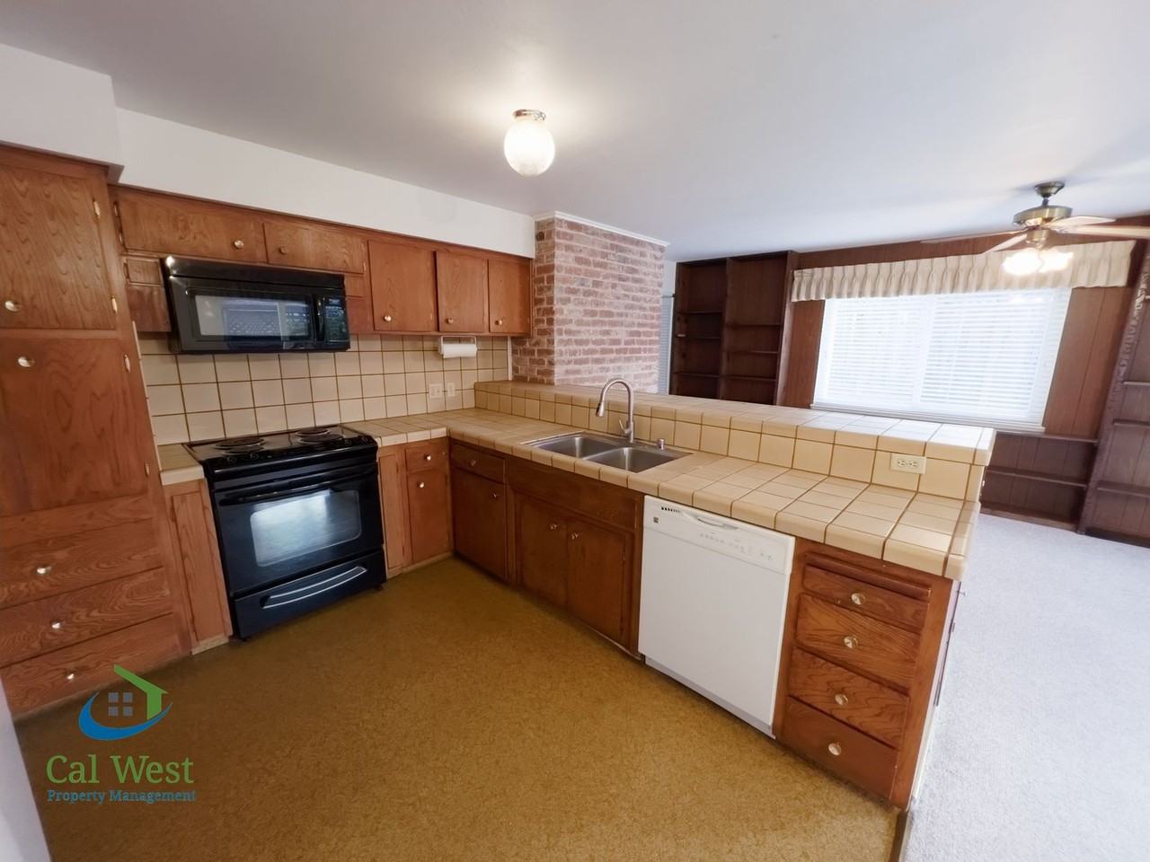 1736 Myra Dr - Photo 7 of 35