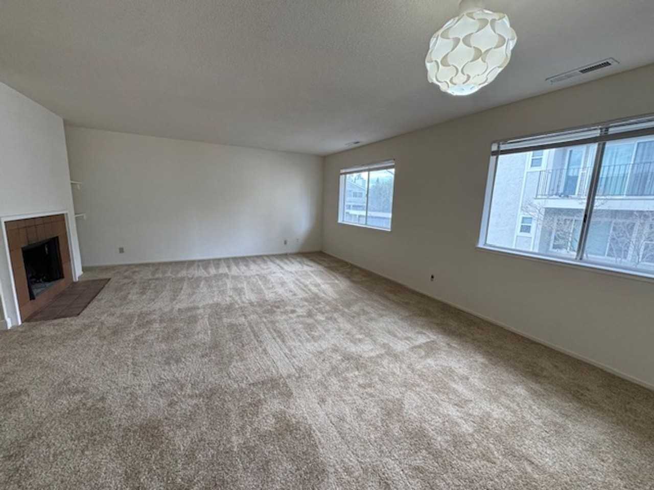 1074 Wesley Ct #6 - Photo 4 of 16