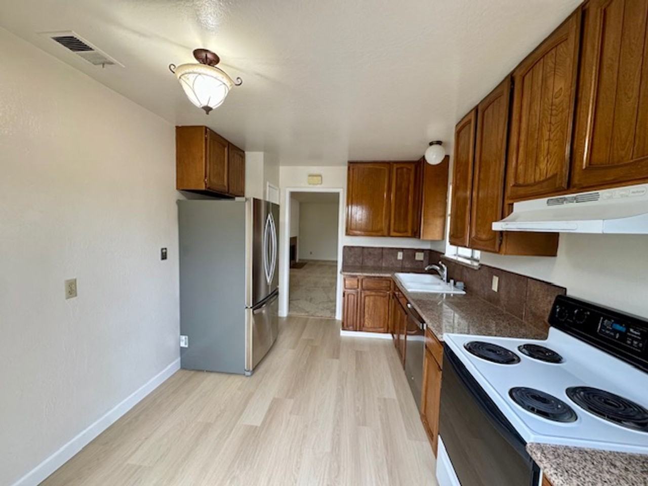 1074 Wesley Ct #6 - Photo 7 of 16