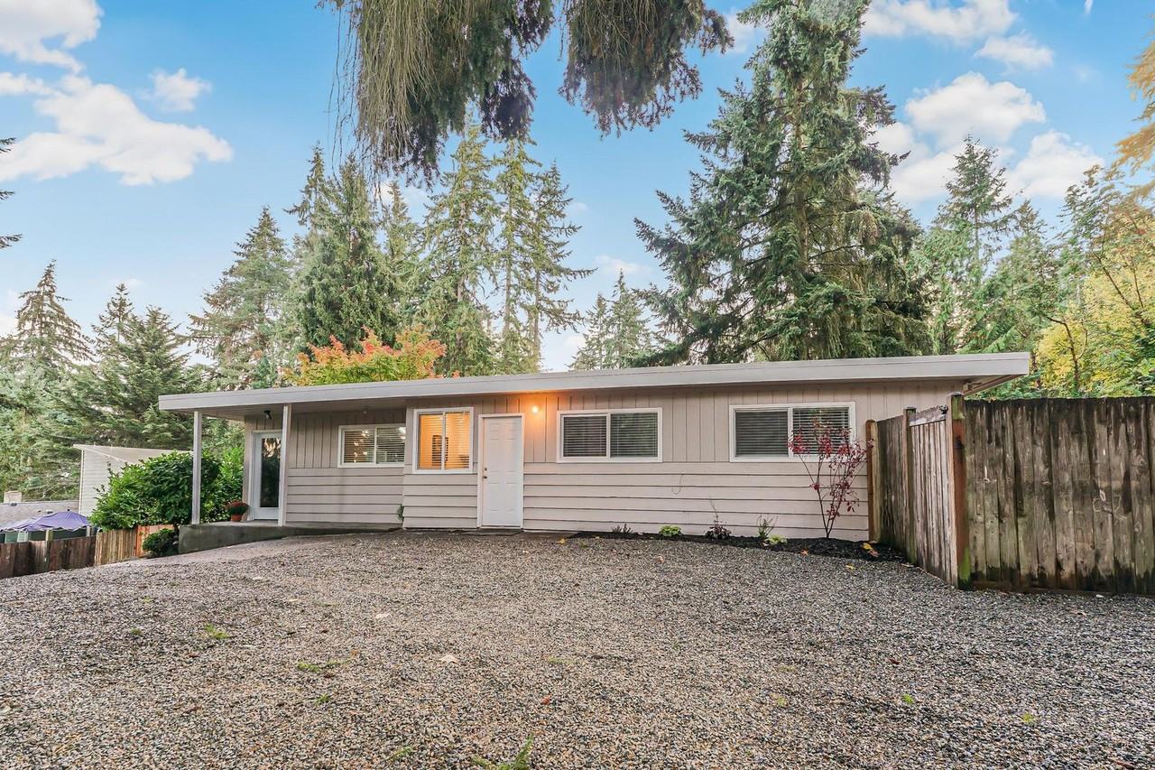 1126 Ne 197th Ct - Photo 3 of 24