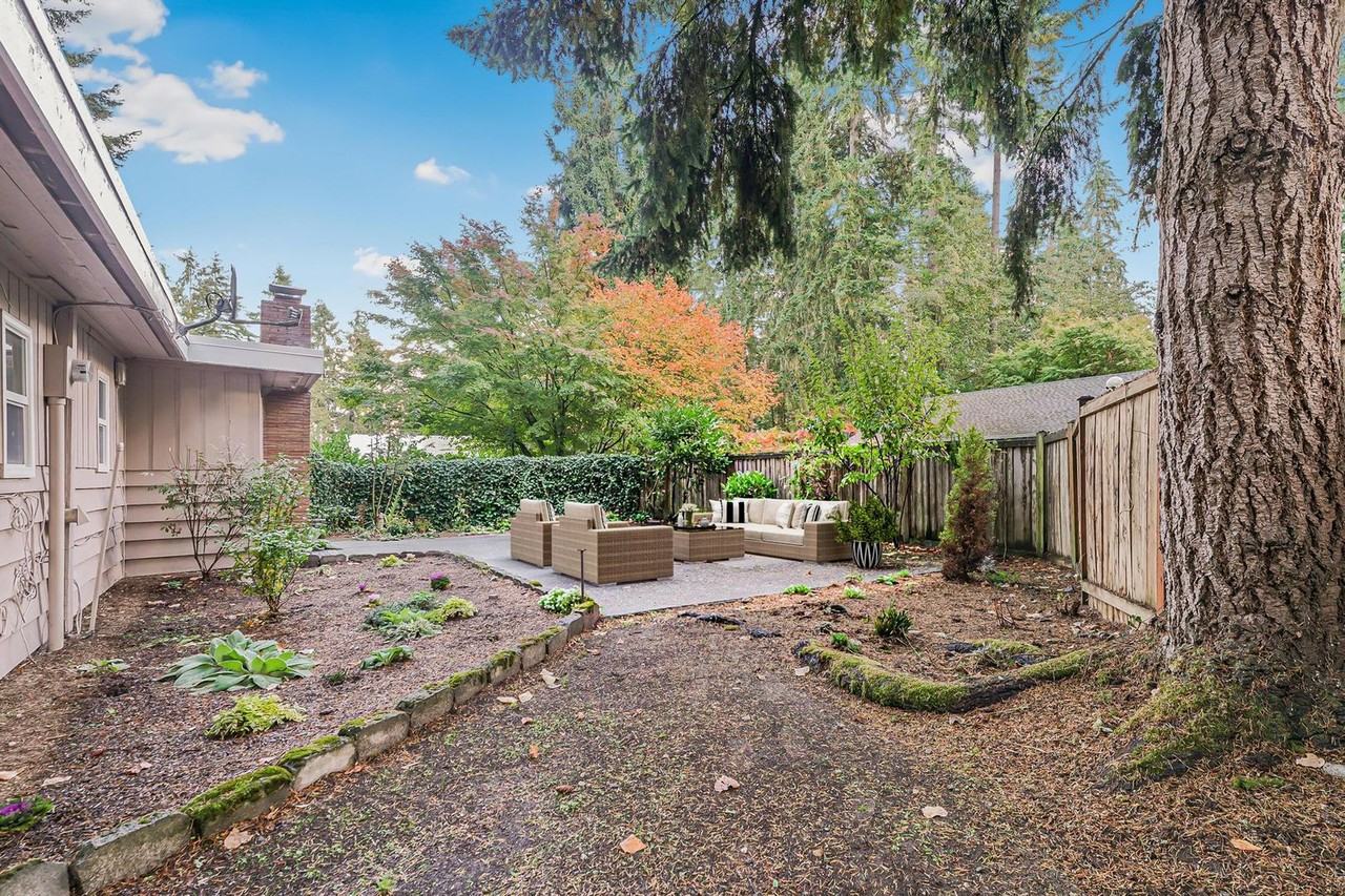 1126 Ne 197th Ct - Photo 7 of 24