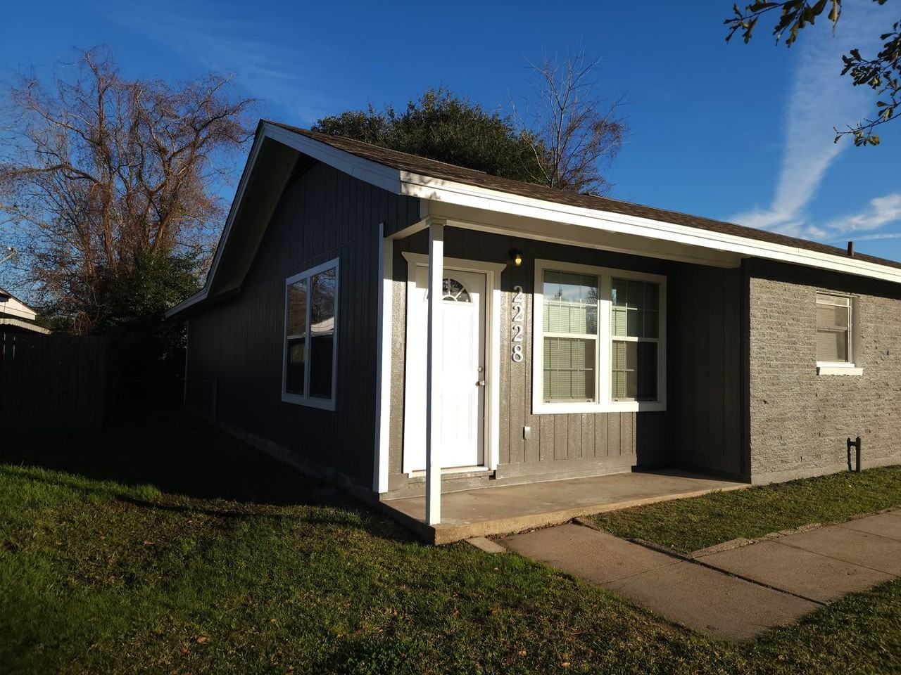 2228 Westway St - Photo 3 of 23