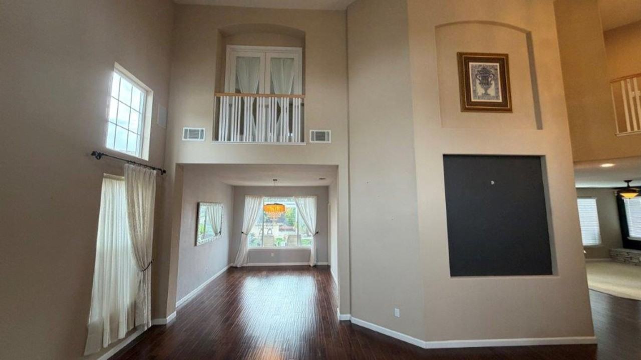 5304 Oakpoint Ct - Photo 5 of 32