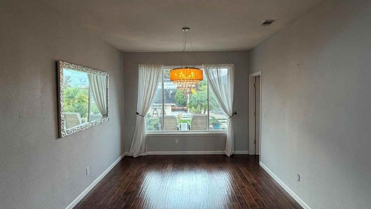 5304 Oakpoint Ct - Photo 7 of 32