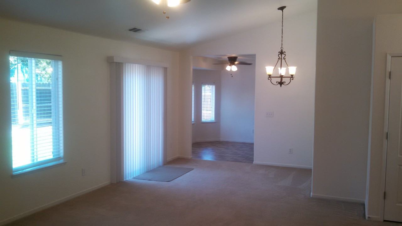 2101 Coughlin Ct - Photo 2 of 18