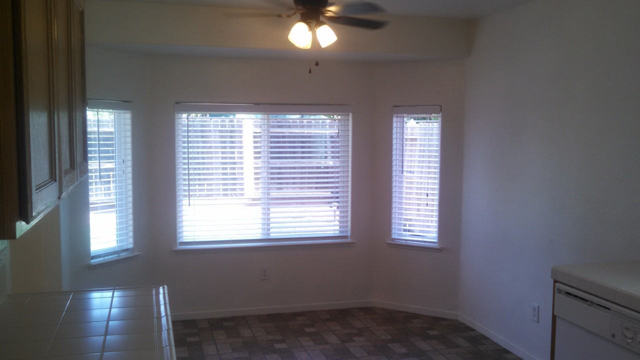 2101 Coughlin Ct - Photo 5 of 18