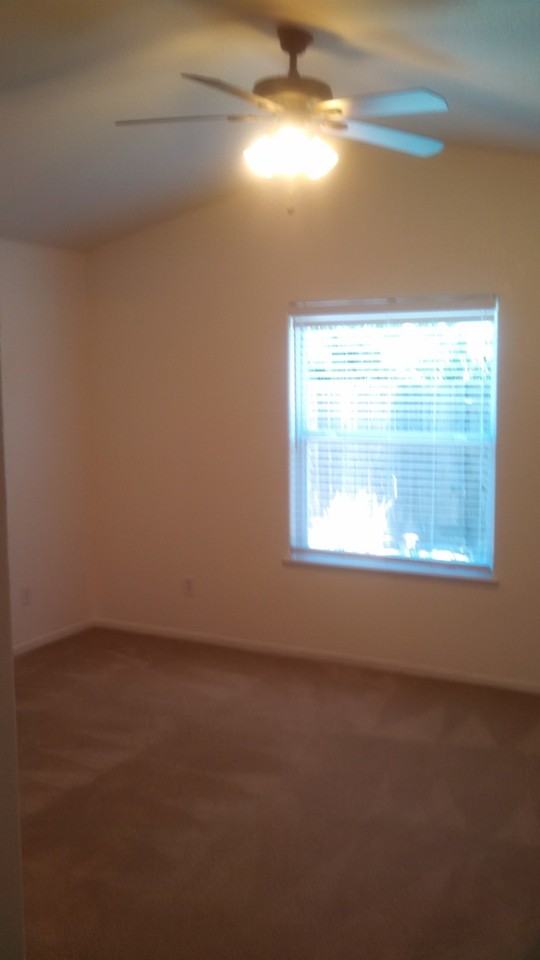 2101 Coughlin Ct - Photo 7 of 18