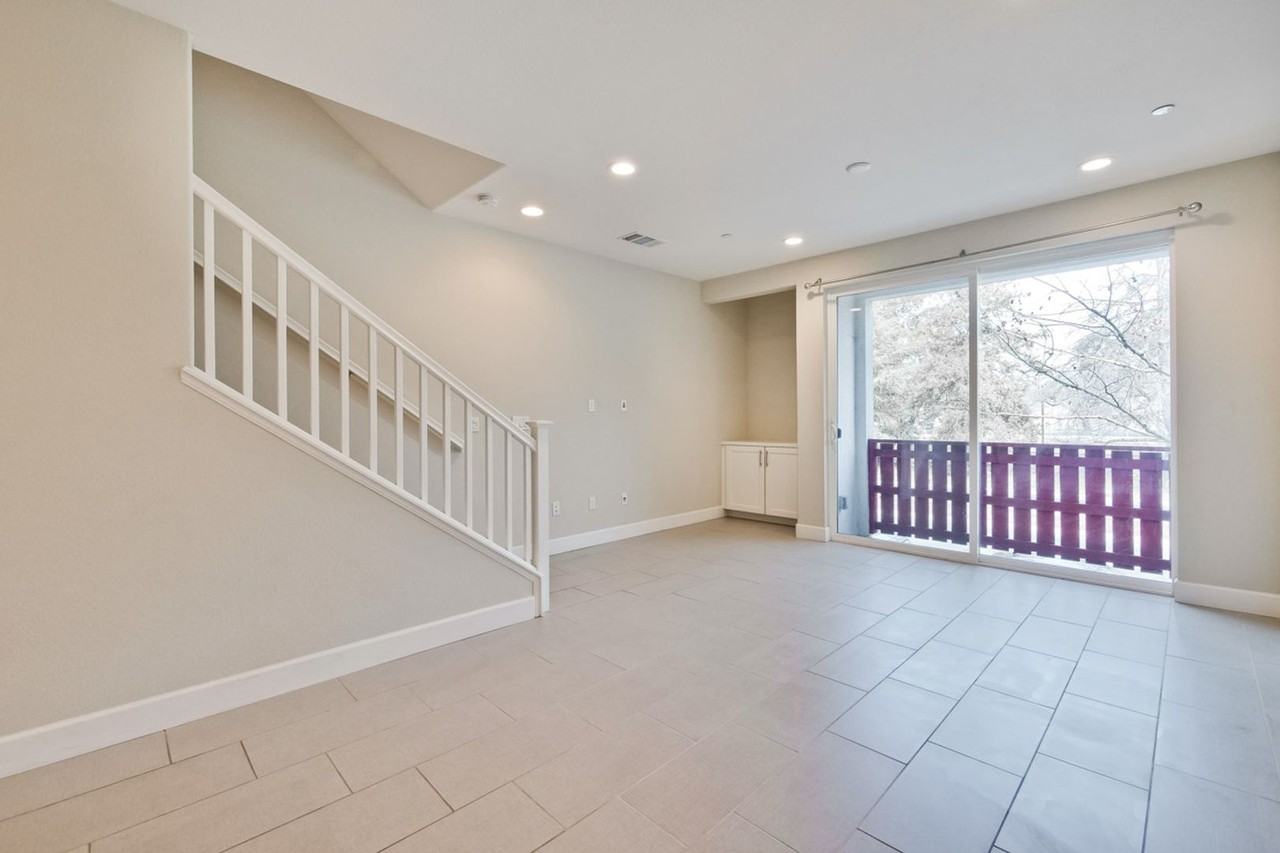 5529 Great Oaks Pkwy - Photo 4 of 23