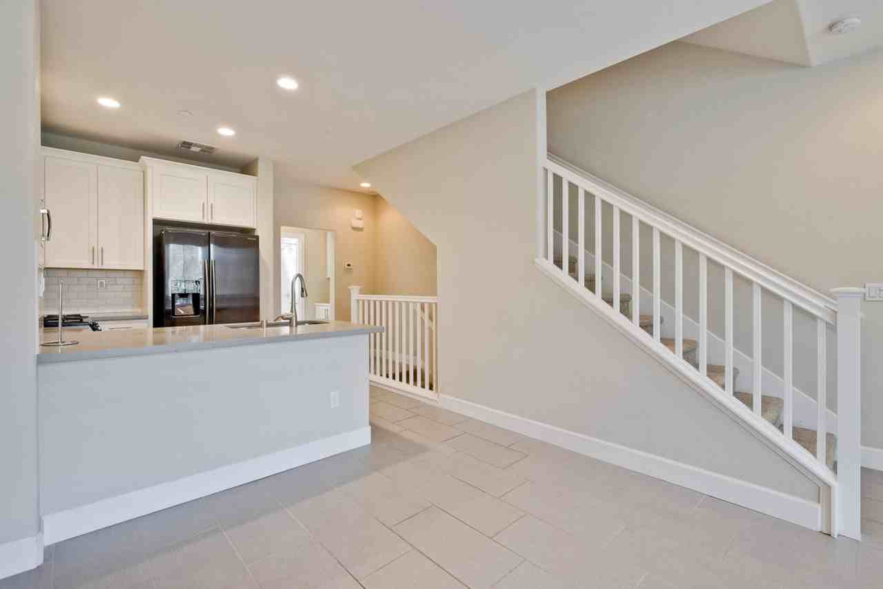 5529 Great Oaks Pkwy - Photo 5 of 23