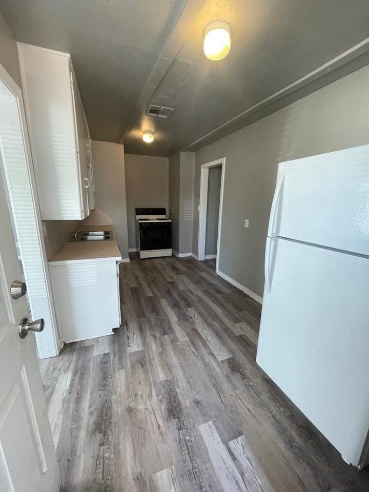 1015 Arkansas St - Photo 4 of 10