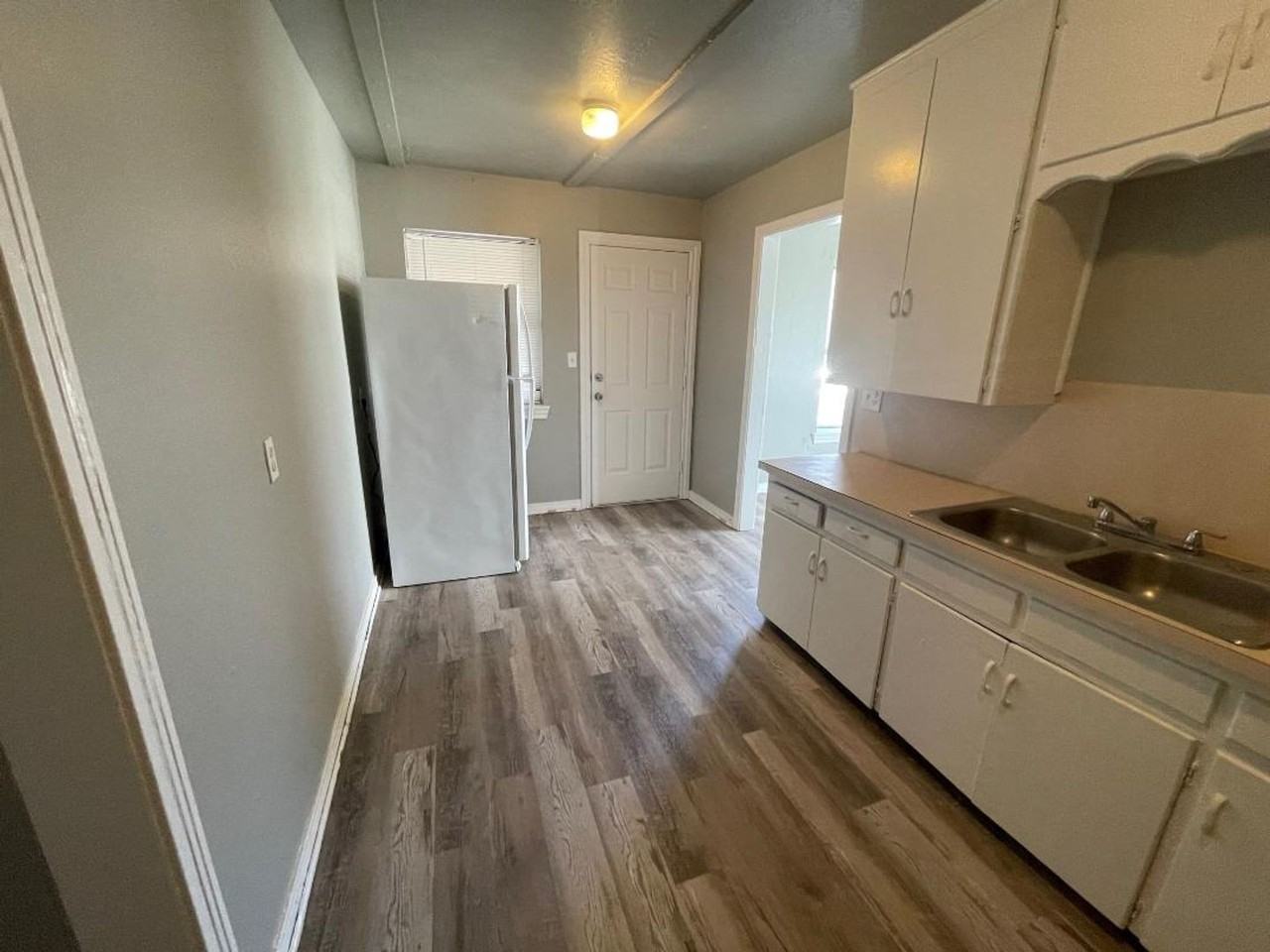 1015 Arkansas St - Photo 6 of 10