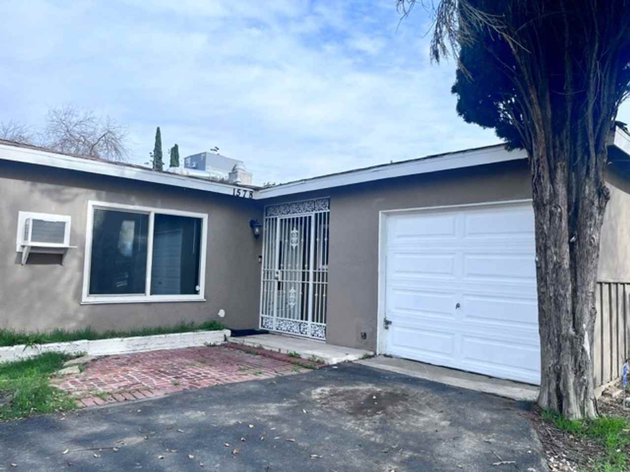 1578 Magnolia Ave - Photo 2 of 23