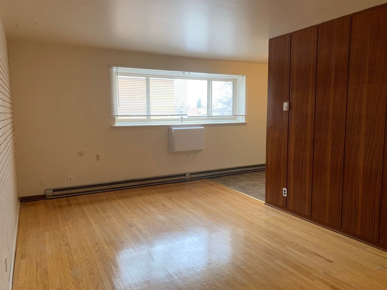 436 Talbot - Photo 7 of 12