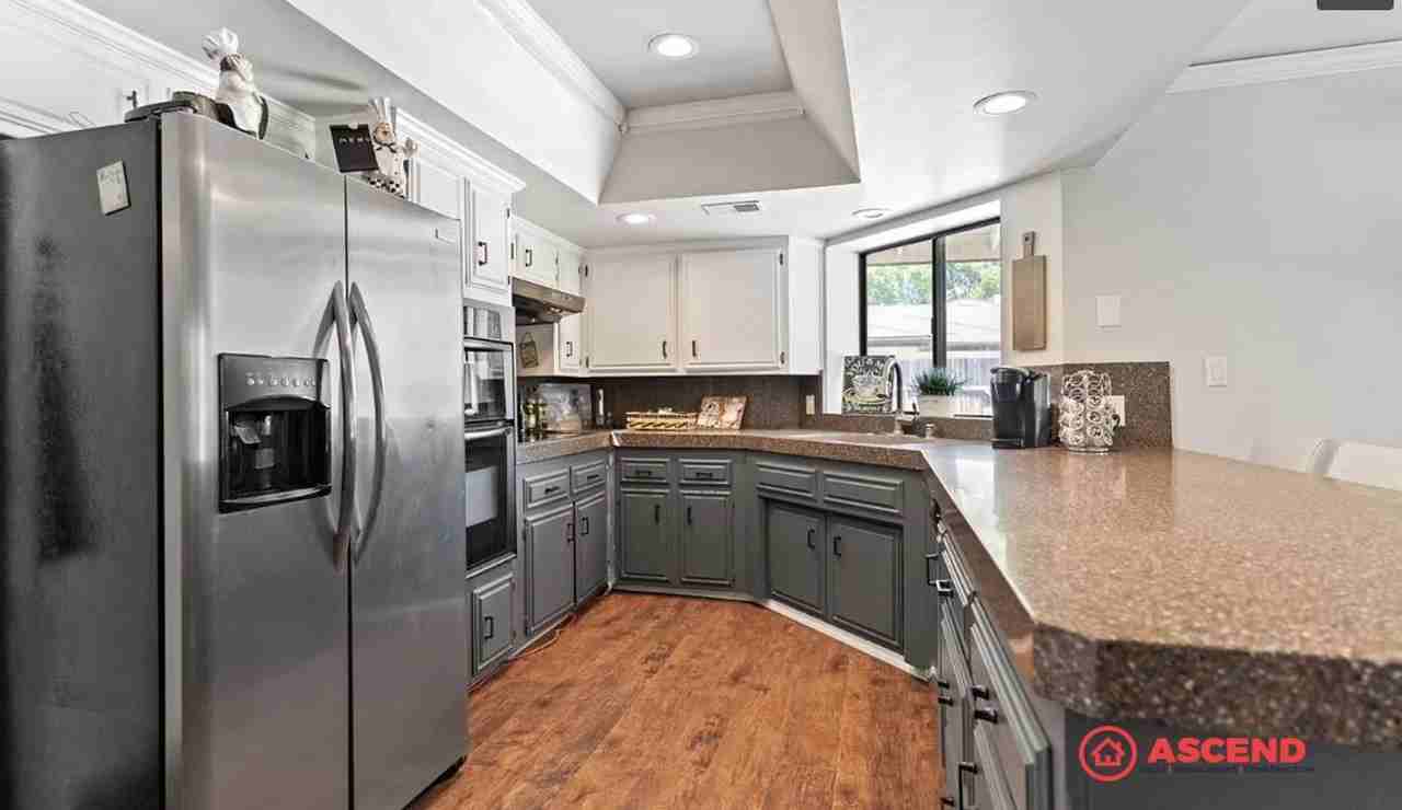 13305 Frenchglen Ave - Photo 2 of 11