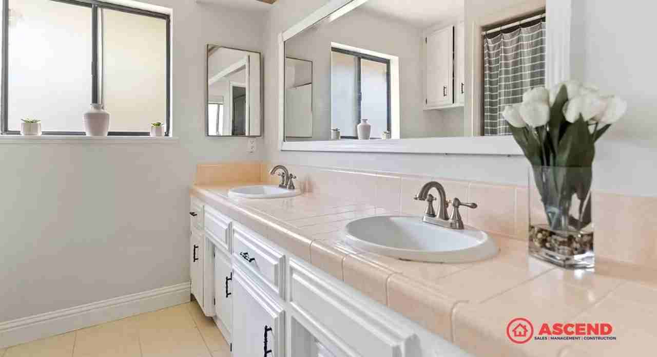 13305 Frenchglen Ave - Photo 6 of 11