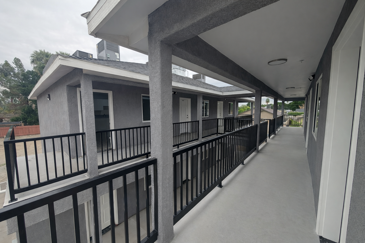 253 S 17th Ave - Photo 2 of 34