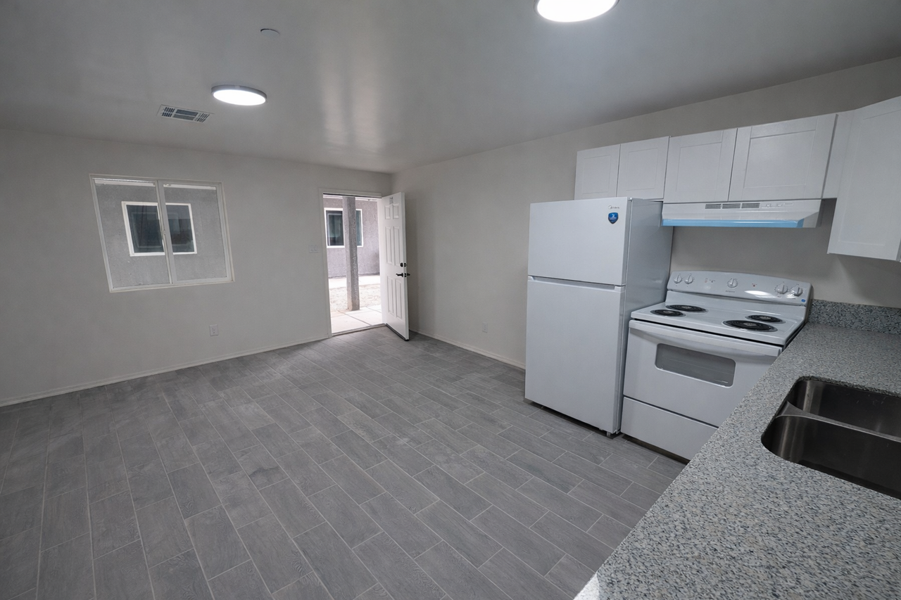 253 S 17th Ave - Photo 6 of 34