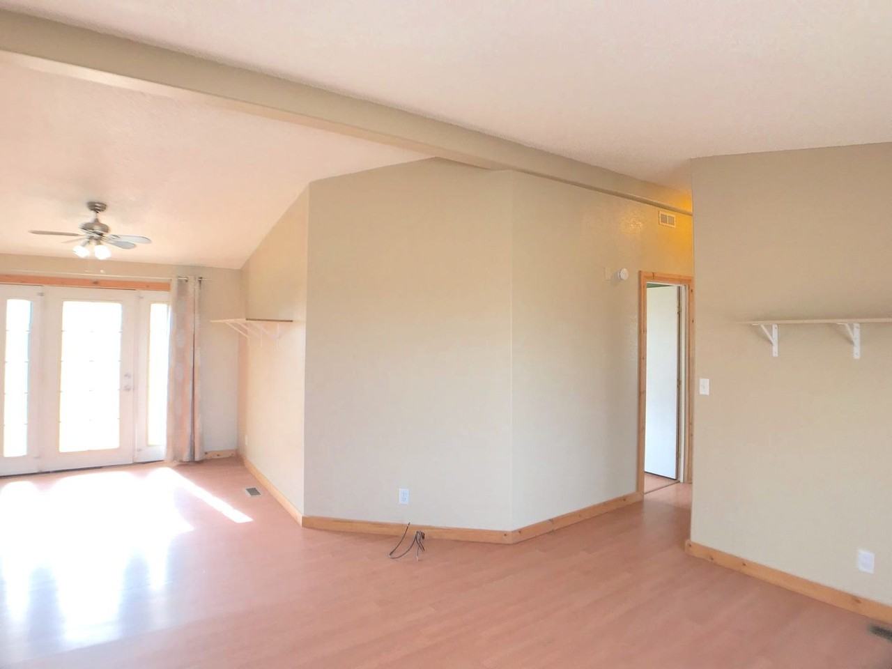 83B East Cummings Ave - Photo 5 of 26