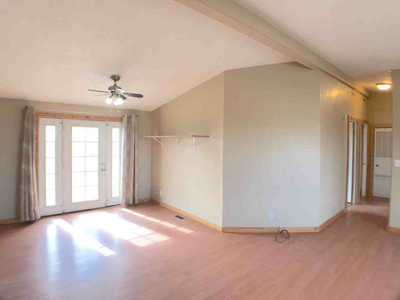 83B East Cummings Ave - Photo 6 of 26