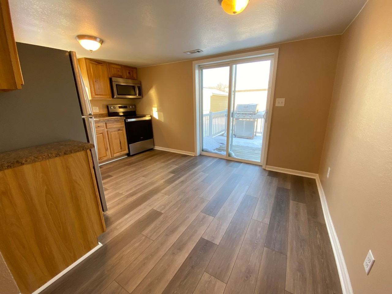 1018 Ansborough Ave - Photo 2 of 14