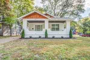 featured image of 1825 Young Ave