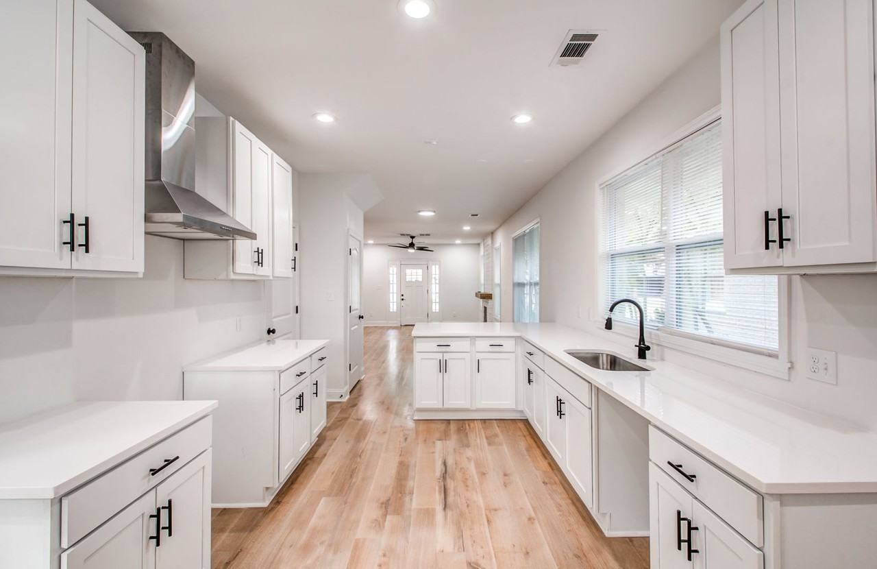 1825 Young Ave - Photo 6 of 32