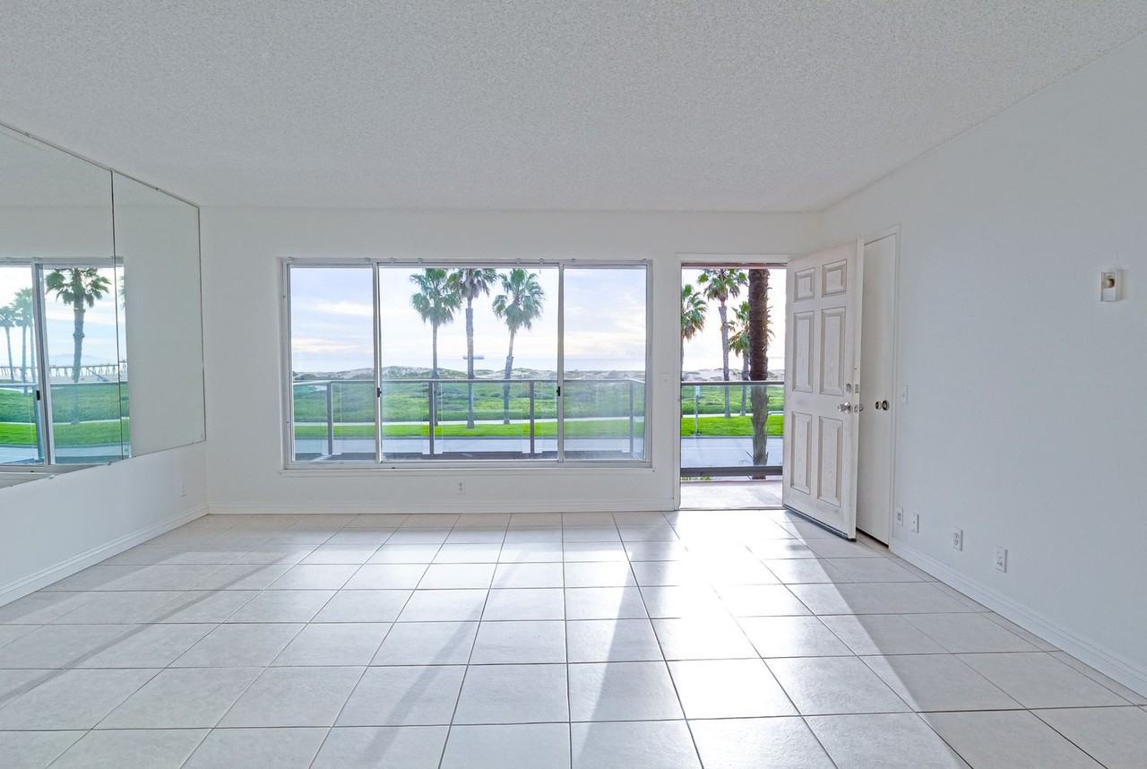 717 Ocean View Dr - Photo 2 of 33