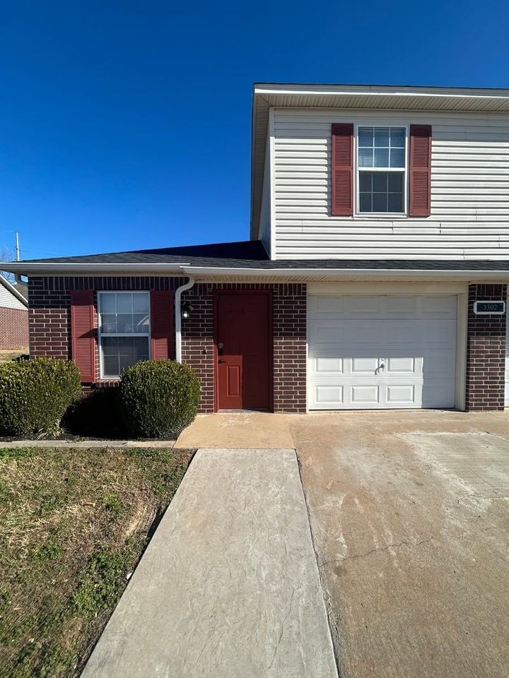 3302 Sw Landau Ct #1 - Photo 2 of 18