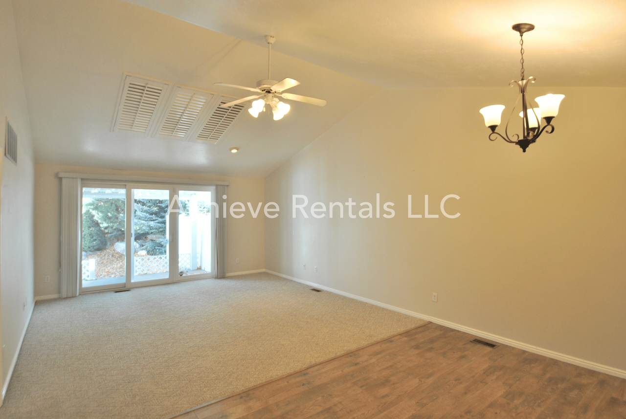 637 E 950 S - Photo 7 of 26