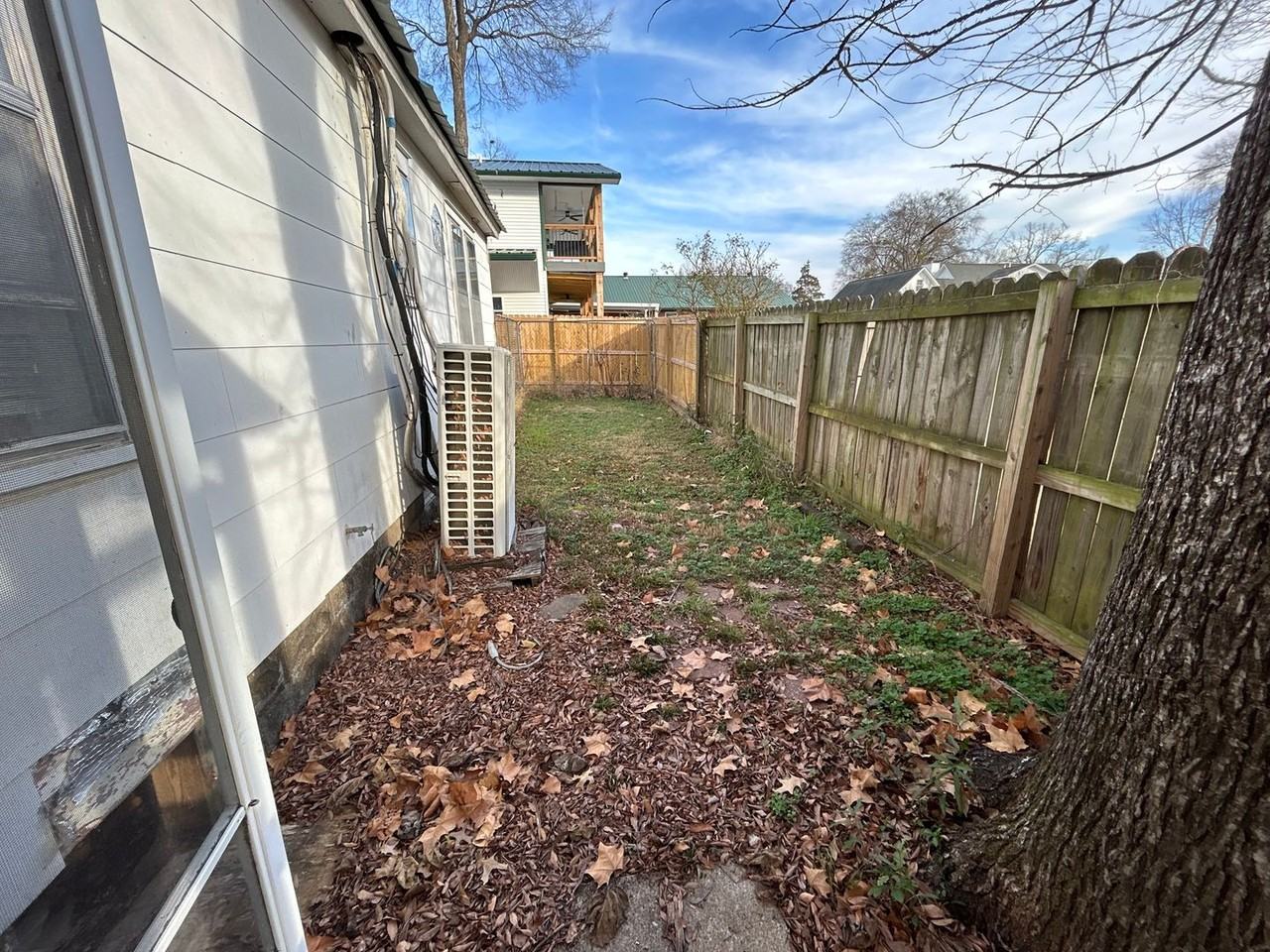 406 E 10th St - Photo 2 of 10