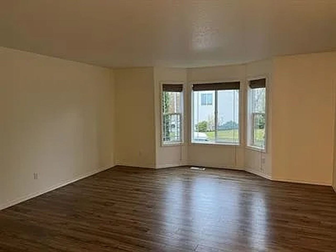 8404 13th Ave Se - Photo 2 of 39