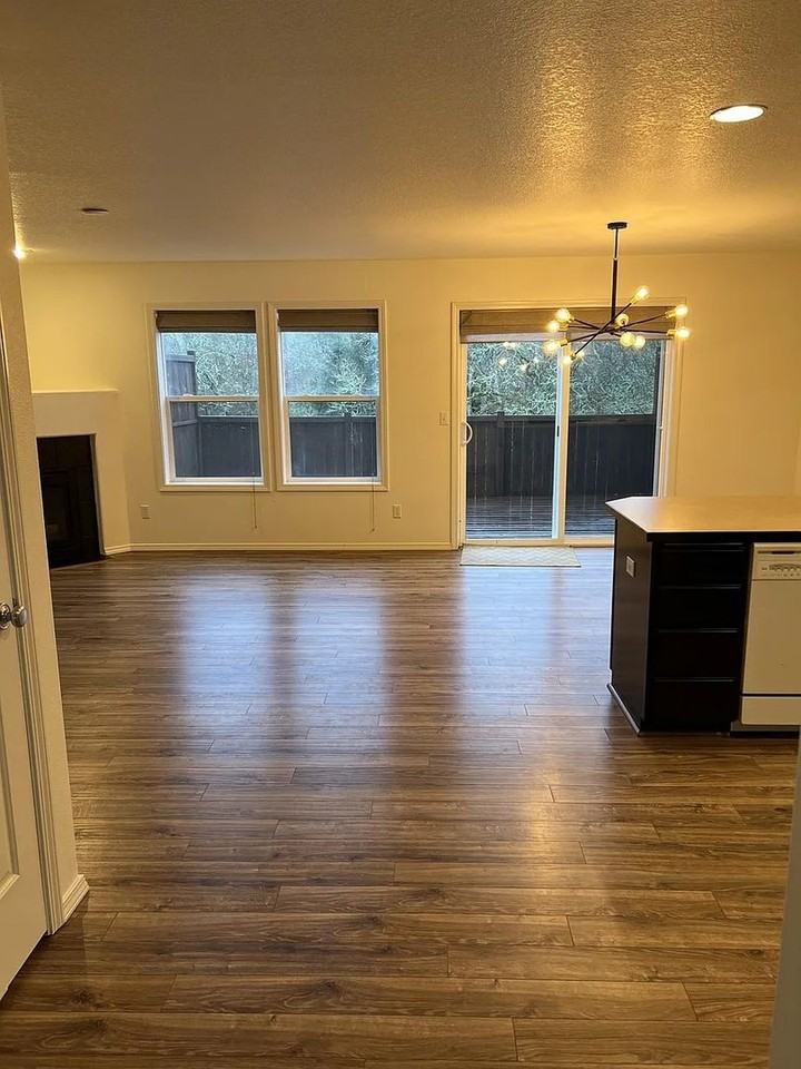 8404 13th Ave Se - Photo 4 of 39