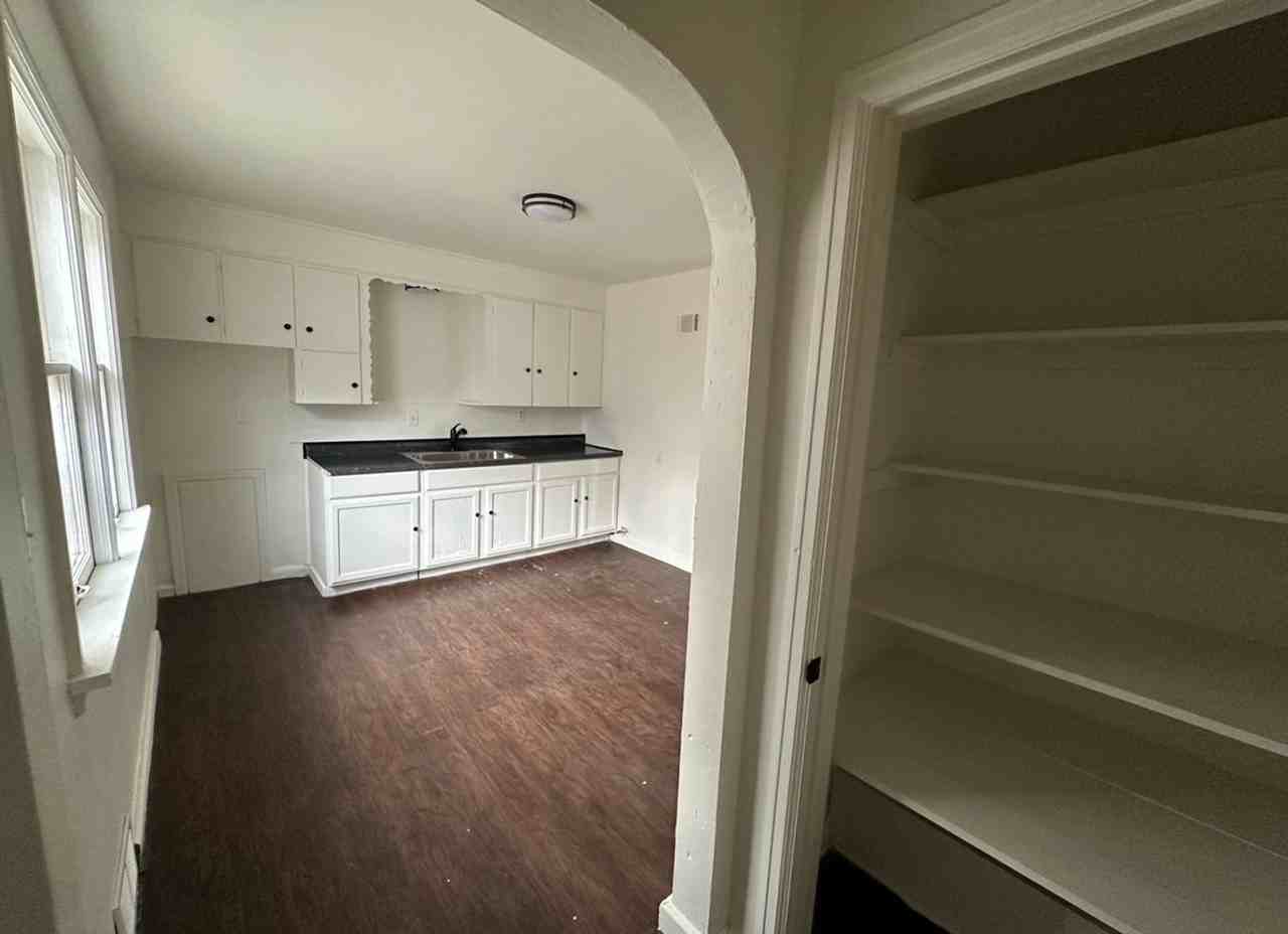 1508 Meadow Ave - Photo 3 of 11