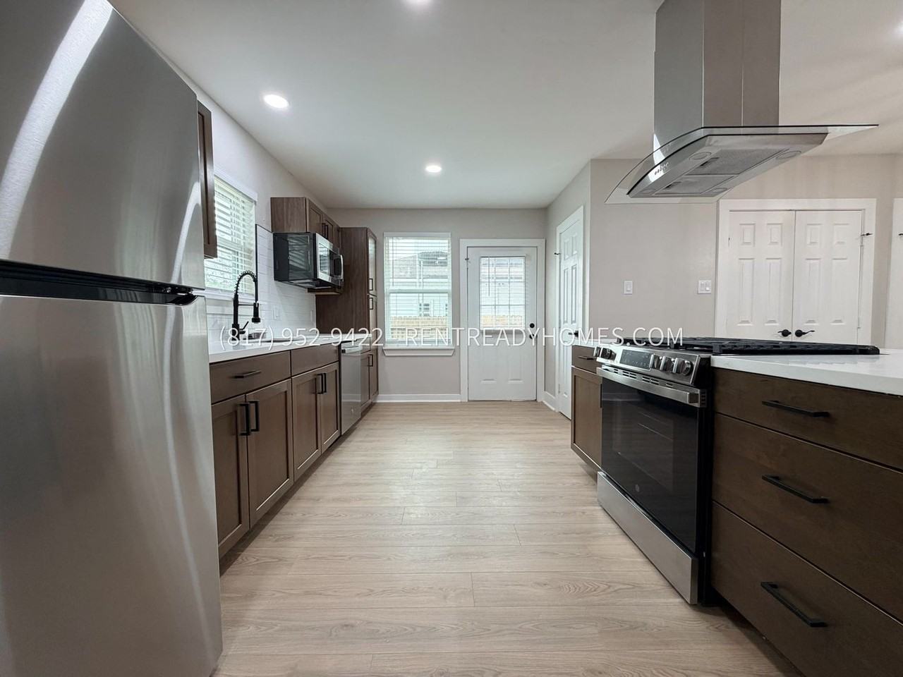 8318 Jennings St - Photo 5 of 16