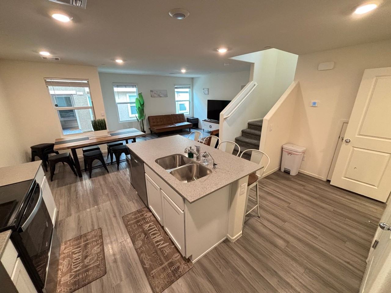 4852 Wine Ridge Ave - Photo 2 of 36
